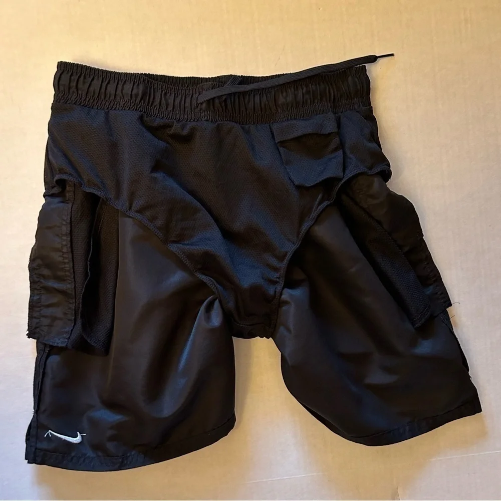 Nike‎ mesh inner lining classic swim black shorts w/hand pockets Sz-M. Z15